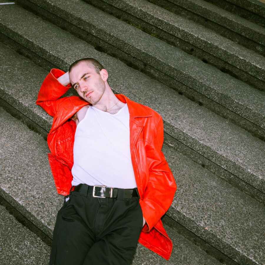 Pizzagirl announces debut album 'first timer', releases lead single 'body biology'