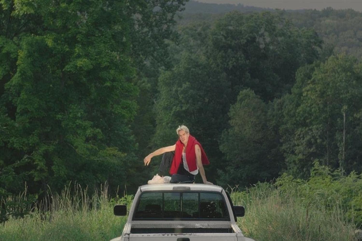 Porches teams up with Dev Hynes on ‘Country’