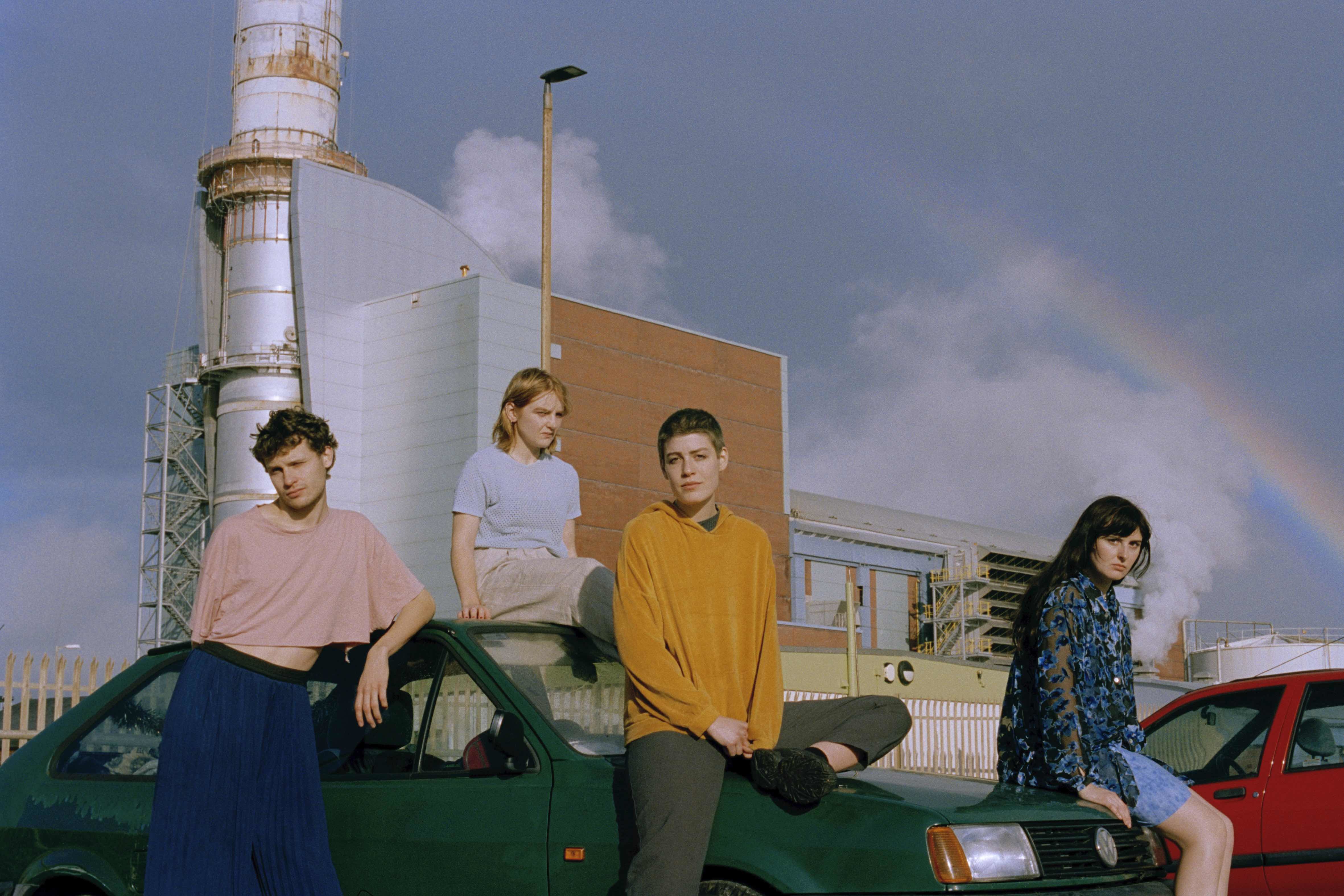 Porridge Radio unveil new single ‘Circling’