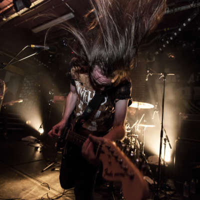 Watch Pulled Apart By Horses perform ‘Medium Rare’ live in Paris