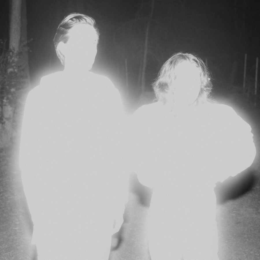 Purity Ring unveil new track 'i like the devil'