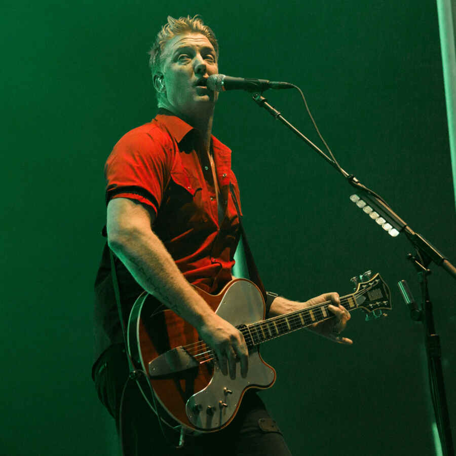 Queens Of The Stone Age's Josh Homme injures photographer at California show, posts apology