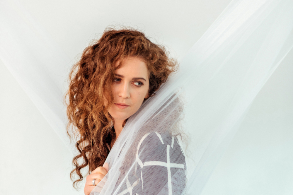 Light it up, Rae Morris: "I'm so relieved that I don't have any regrets"