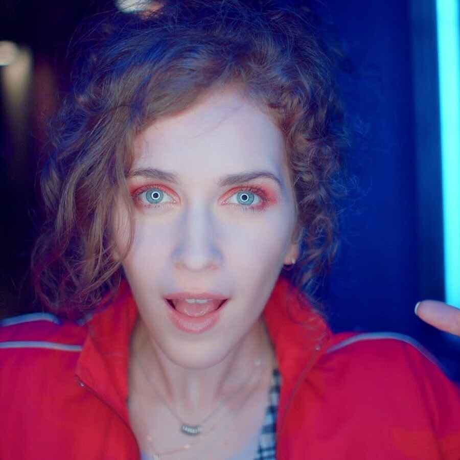 Rae Morris is a solo soul-searcher in the video for ‘Atletico’