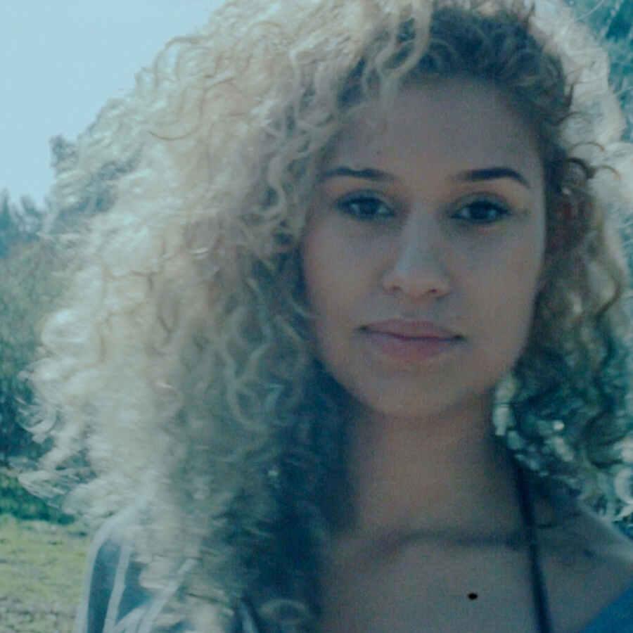 Raye goes into outer-space for ‘Alien’ single