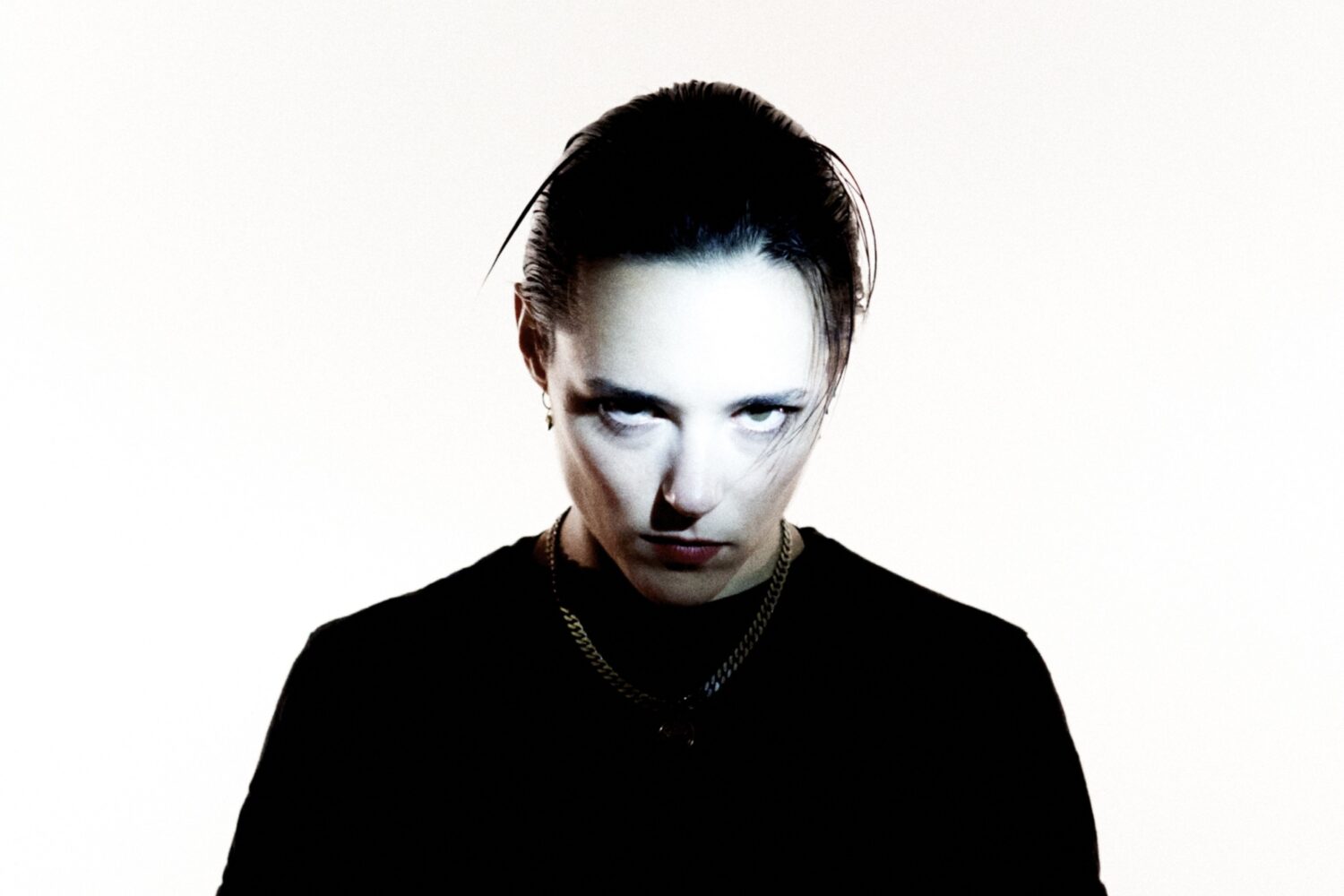 Jehnny Beth unleashes ‘I’m The Man’ video