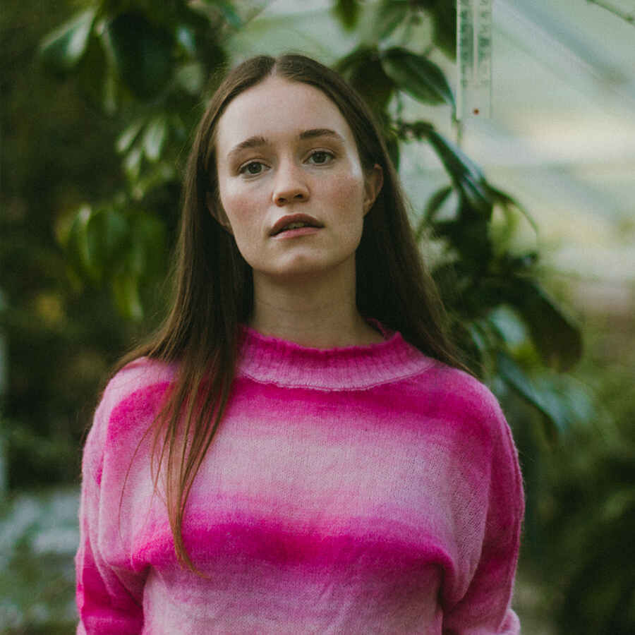 Sigrid releases new track 'Everybody Says They're Fine'