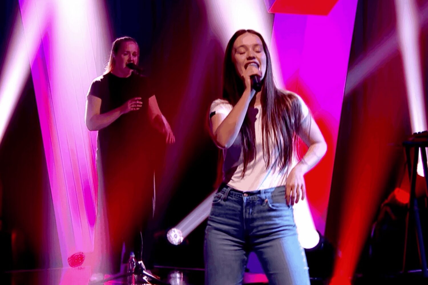 Watch Sigrid, Octavian and more play Jools Holland
