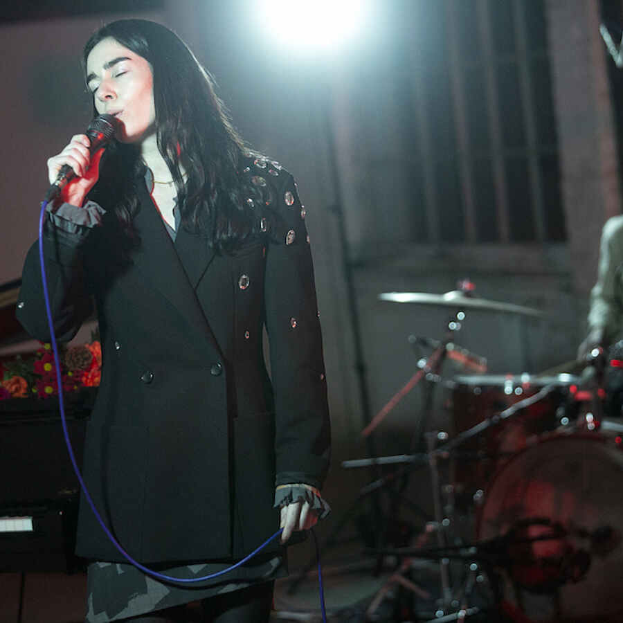 Rewatch our Hello 2021 show with Sinead O'Brien, Yard Act and deep tan!