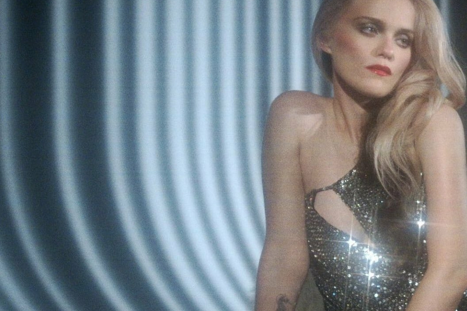 Sky Ferreira returns with new single 'Don't Forget'