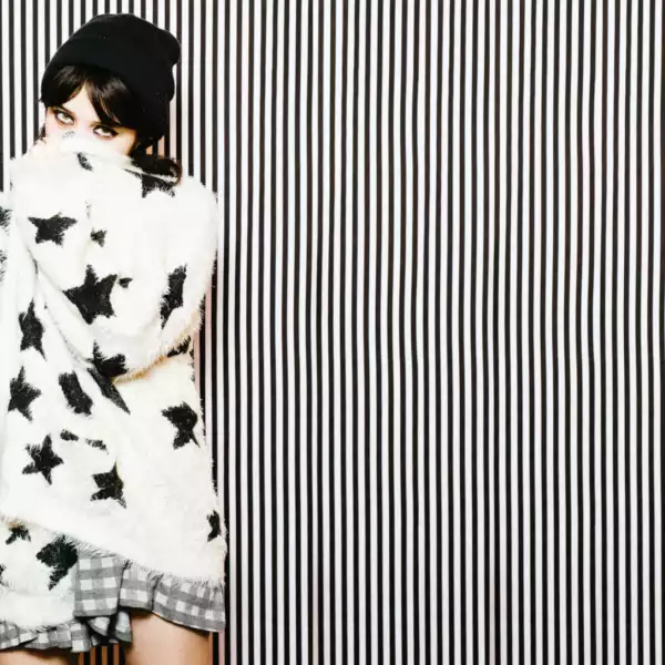 Sky Ferreira delays the release of ‘Guardian’ due to scheduling conflicts and health issues