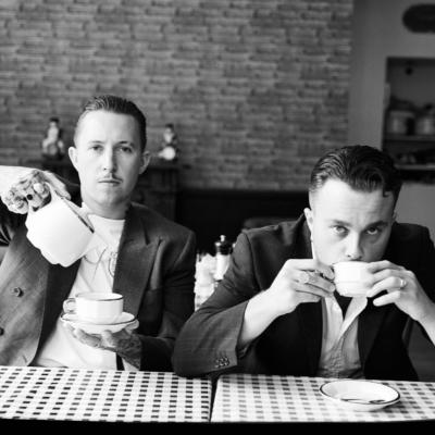 Slaves share ‘Photo Opportunity’