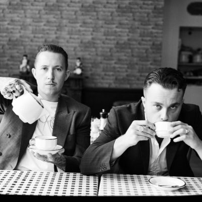Slaves share 'Photo Opportunity'