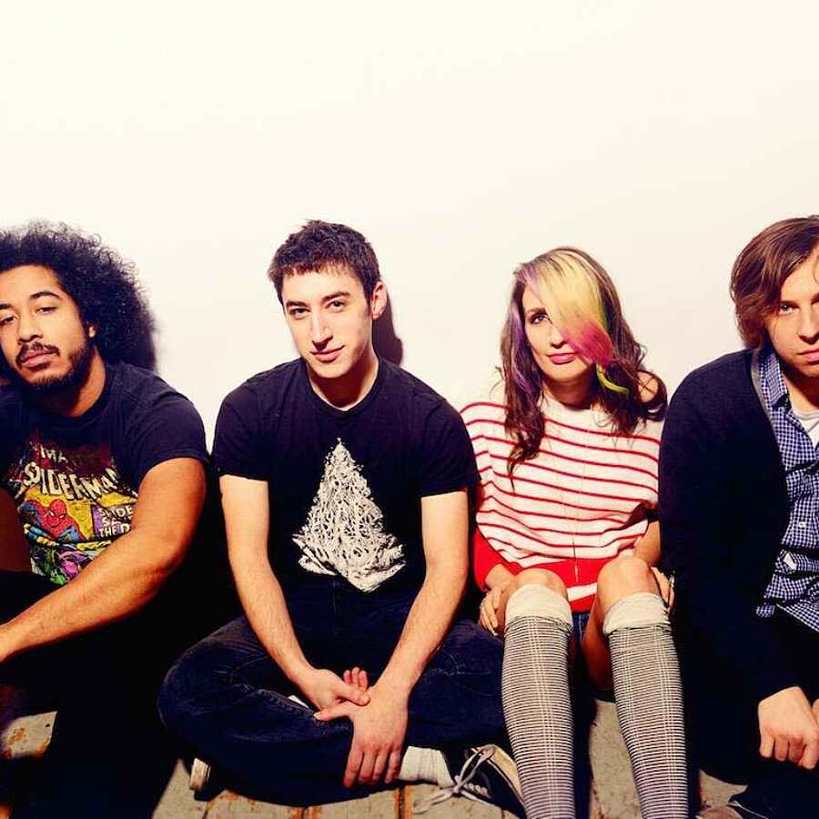 Speedy Ortiz share video for 'Swell Content'