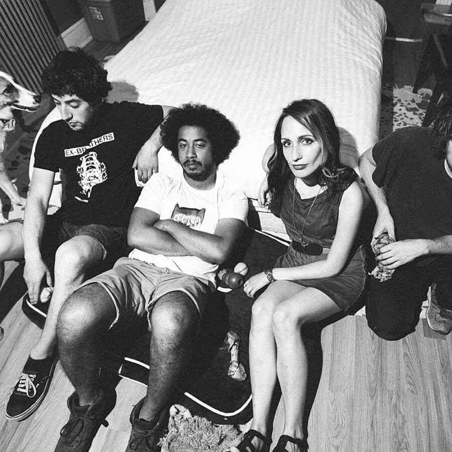 Speedy Ortiz share 'Screen Gem'