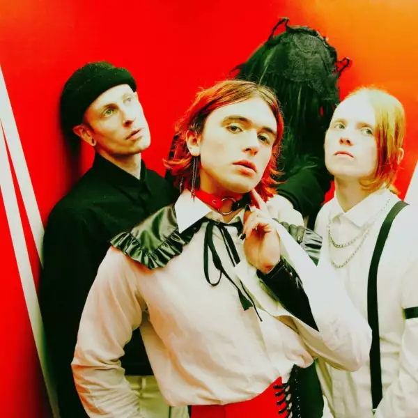 Static Dress share the visual for 'vague'