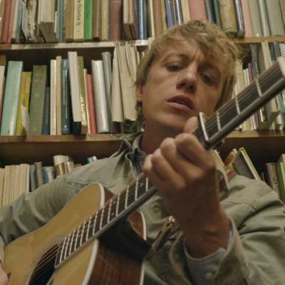 Steve Gunn airs acoustic ‘Vagabond’ video