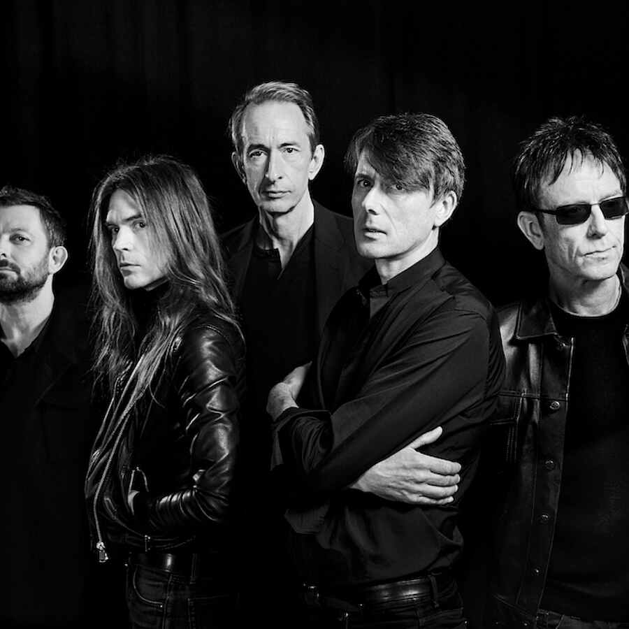 Suede release new track '15 Again'