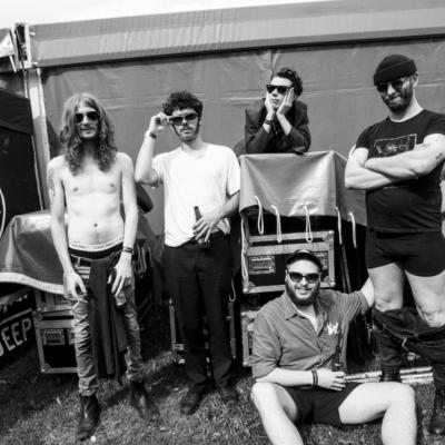 Sweaty Palms share grotty, grinding new track ‘La Peste’ as part of Jäger Curtain Call 2018