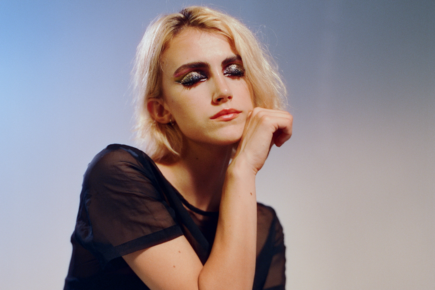 Swimming Girls conjure up another indie banger on ‘Beneath You’
