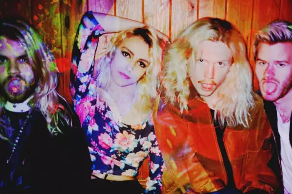 Swimming Girls confirm split