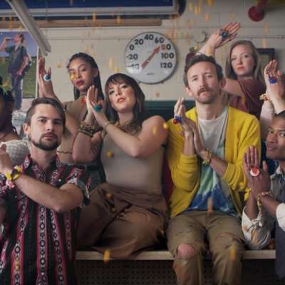 Sylvan Esso dance on in the video for ‘PARAD(w/m)E’