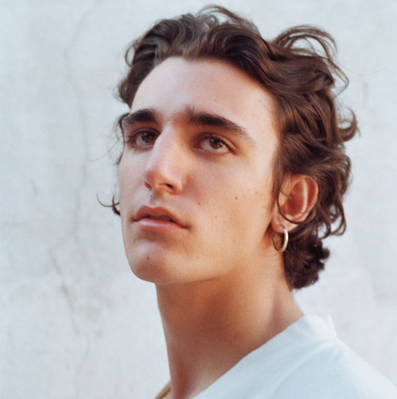 Tamino makes gorgeous entrance on ‘Habibi’