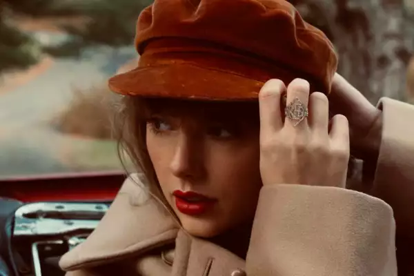 Taylor Swift releases 'Red (Taylor's Version)'