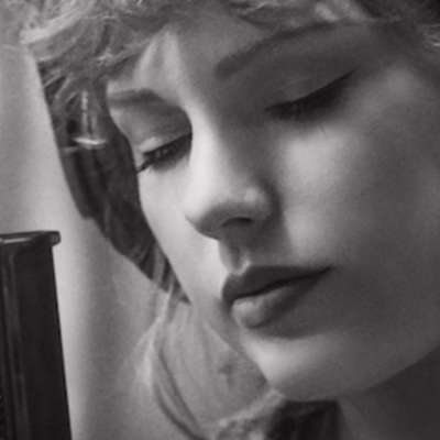 Taylor Swift teases re-recorded material with snippet of ‘Love Story’