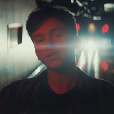 Ten Tonnes shares ‘Love Me To Death’ video