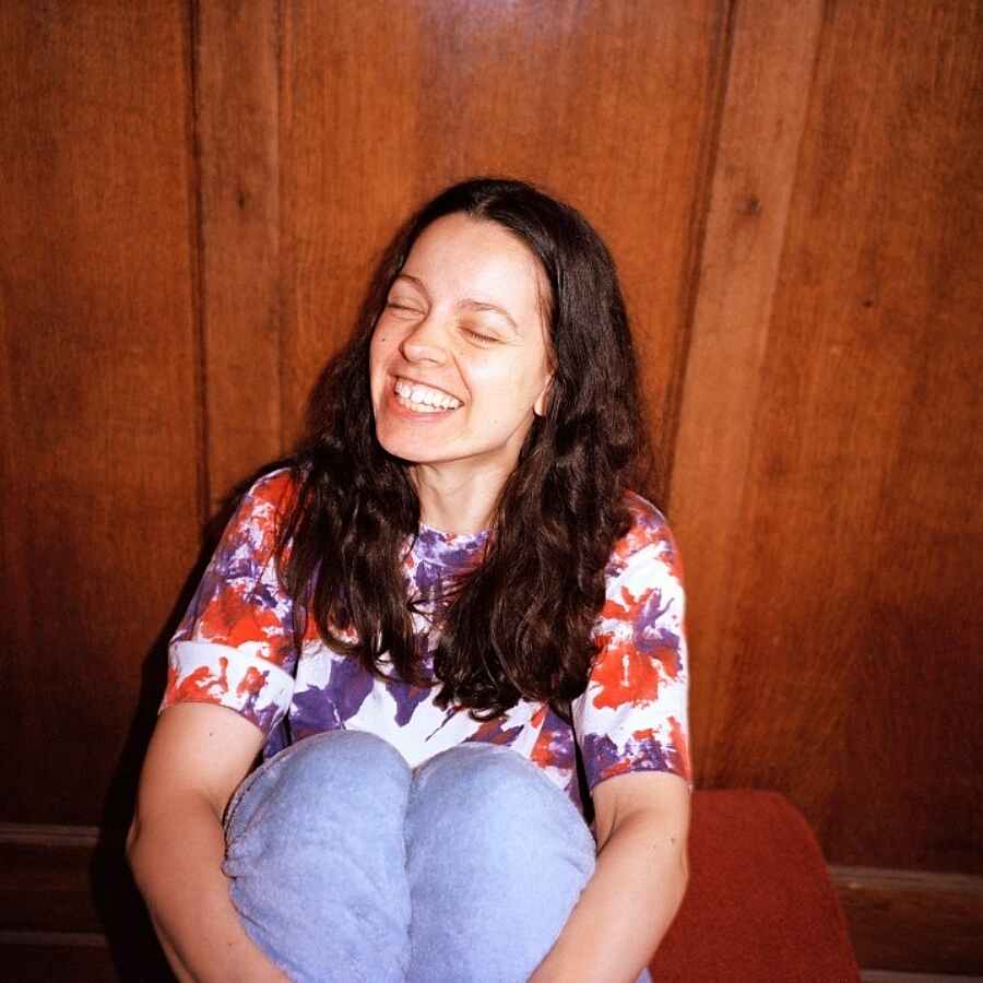 Tirzah shares new single 'Sink In'