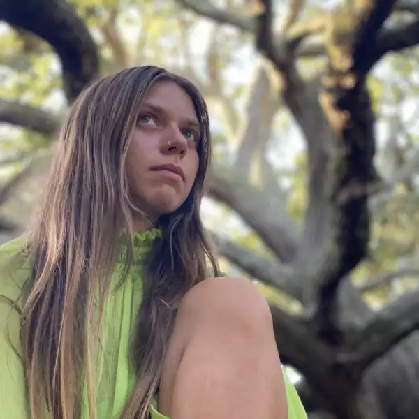 Tomberlin announces new EP 'Projections'