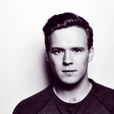 Tourist shares new free download, ‘Waves’