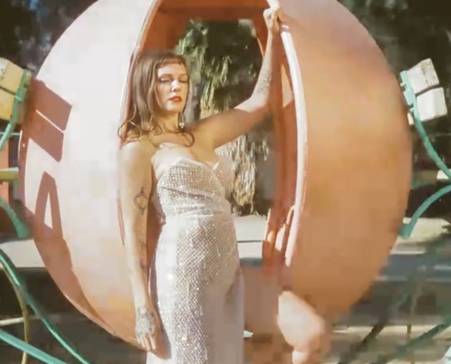 Tove Lo teases new single - Vimarsana News