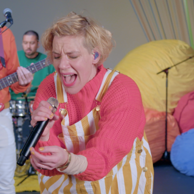 Tune-Yards perform 'hold yourself' on The Late Show