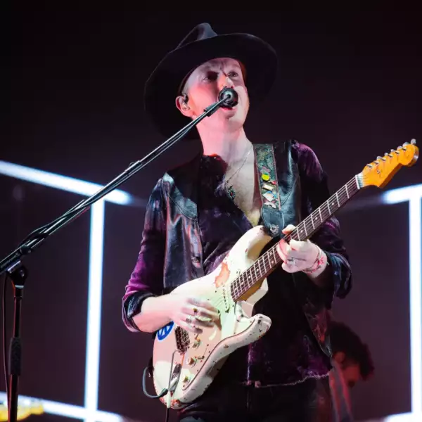 Two Door Cinema Club announce London club show