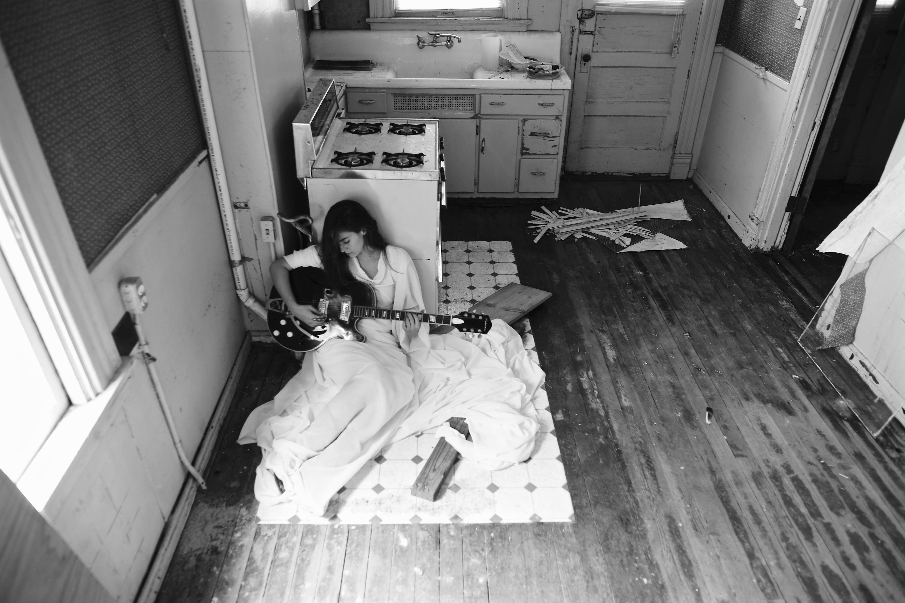 Vera Sola twists the singer-songwriter rulebook in fascinating directions on ‘The Colony’