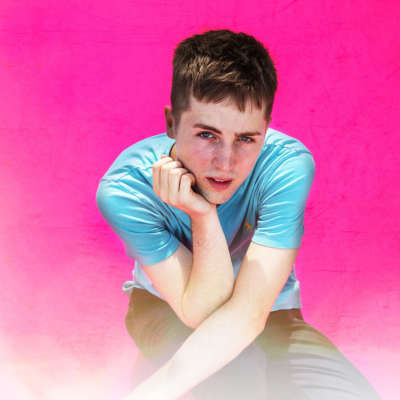 Will Joseph Cook lives out his telly star fantasies in the ‘Sweet Dreamer’ video