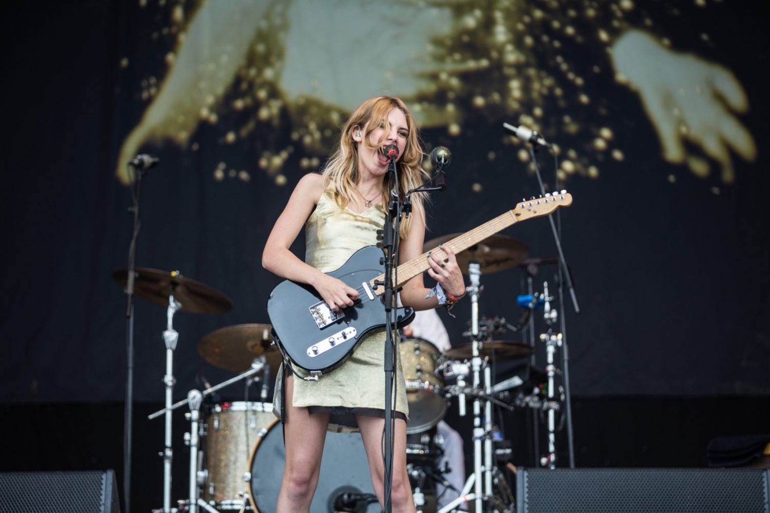 Wolf Alice Celebrate My Love Is Cool S Birthday With Huge Glastonbury Set Reviews Diy