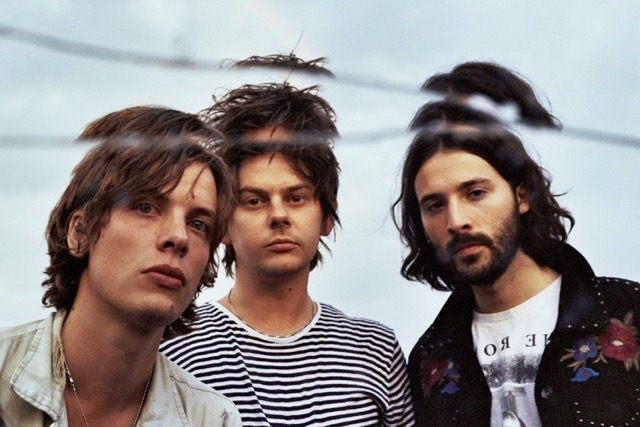 Yak to support Foals on UK and European tour