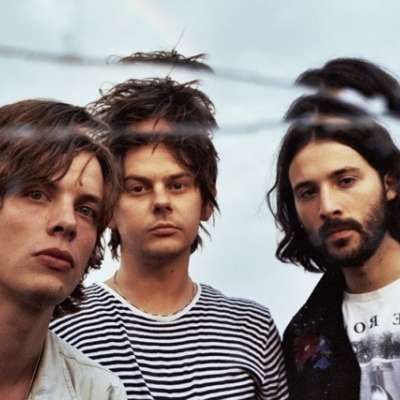 Yak to support Foals on UK and European tour