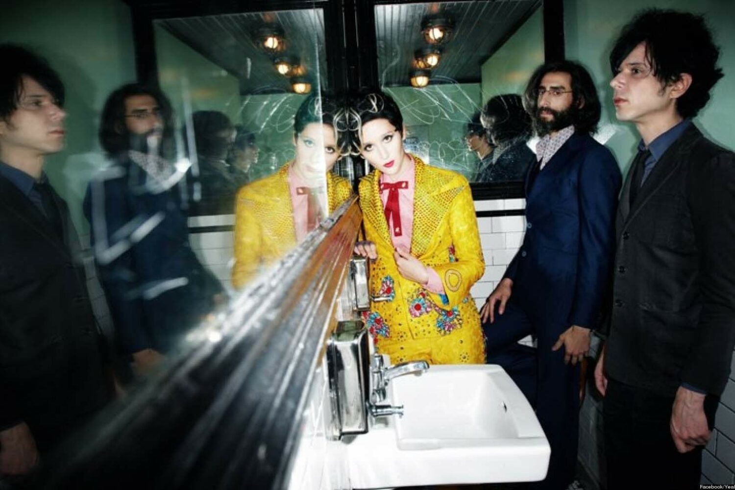 Yeah Yeah Yeahs announce deluxe reissue of ‘Fever To Tell’ and share unreleased track ‘Shake It’
