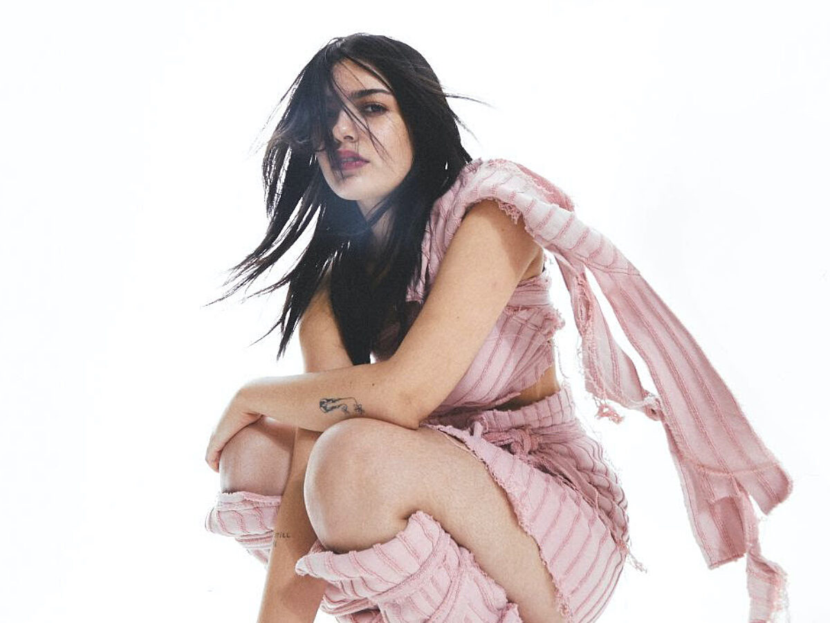 Get To Know... yunè pinku | DIY Magazine - Vimarsana News