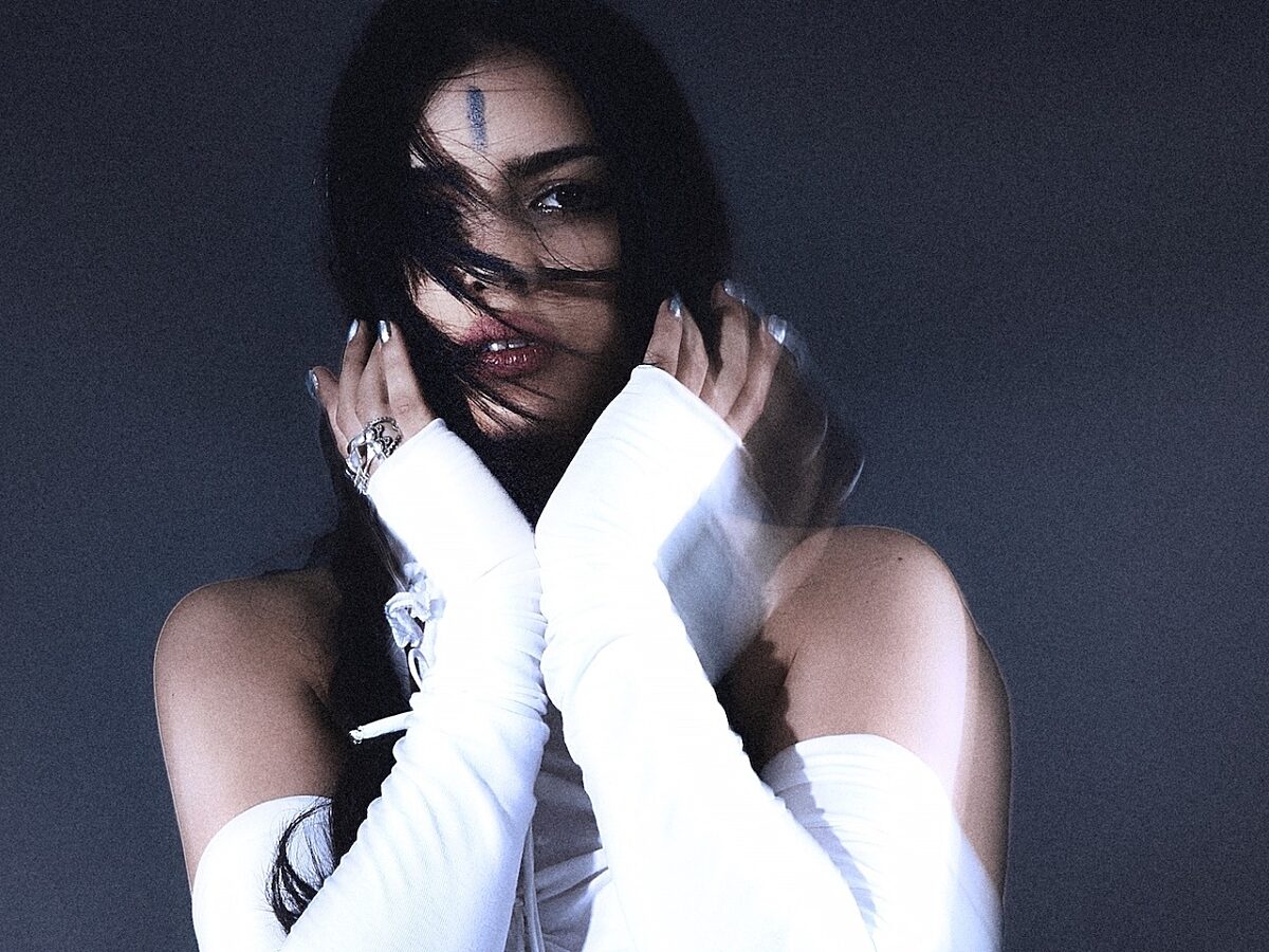 The Neu Bulletin (yunè pinku, The Life, King Isis and more!) - Vimarsana News