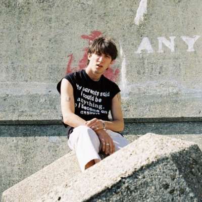 Joey Maxwell unveils new video for ‘don’t stress’
